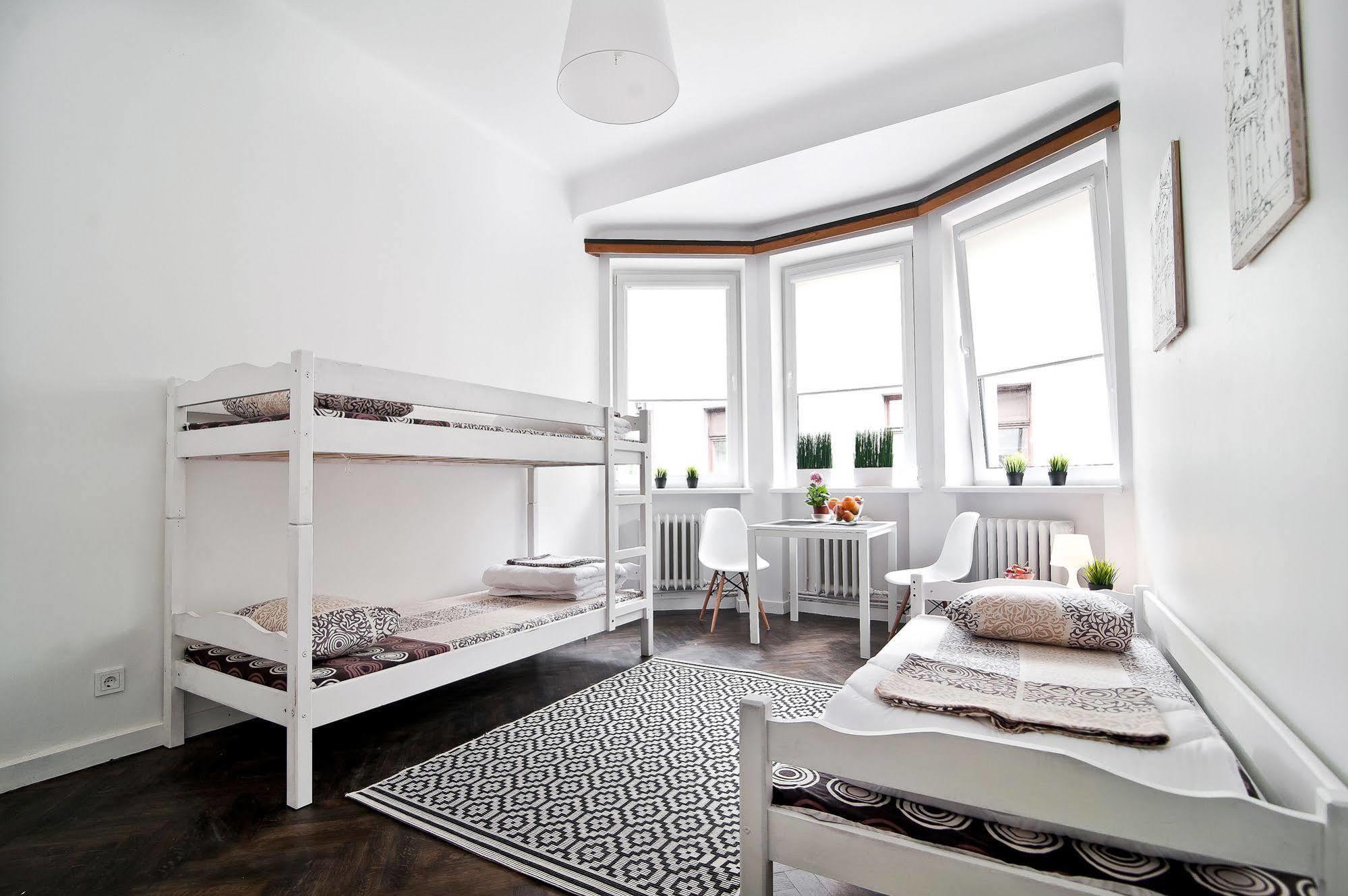 Extra Hostel "Easy Kaunas" Экстерьер фото