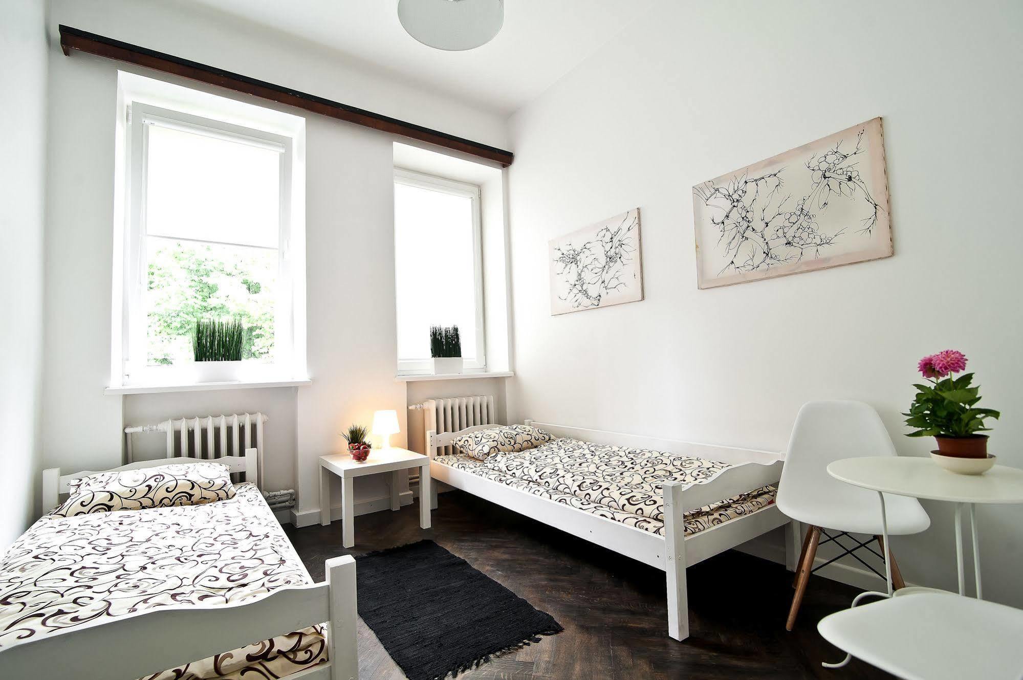 Extra Hostel "Easy Kaunas" Экстерьер фото
