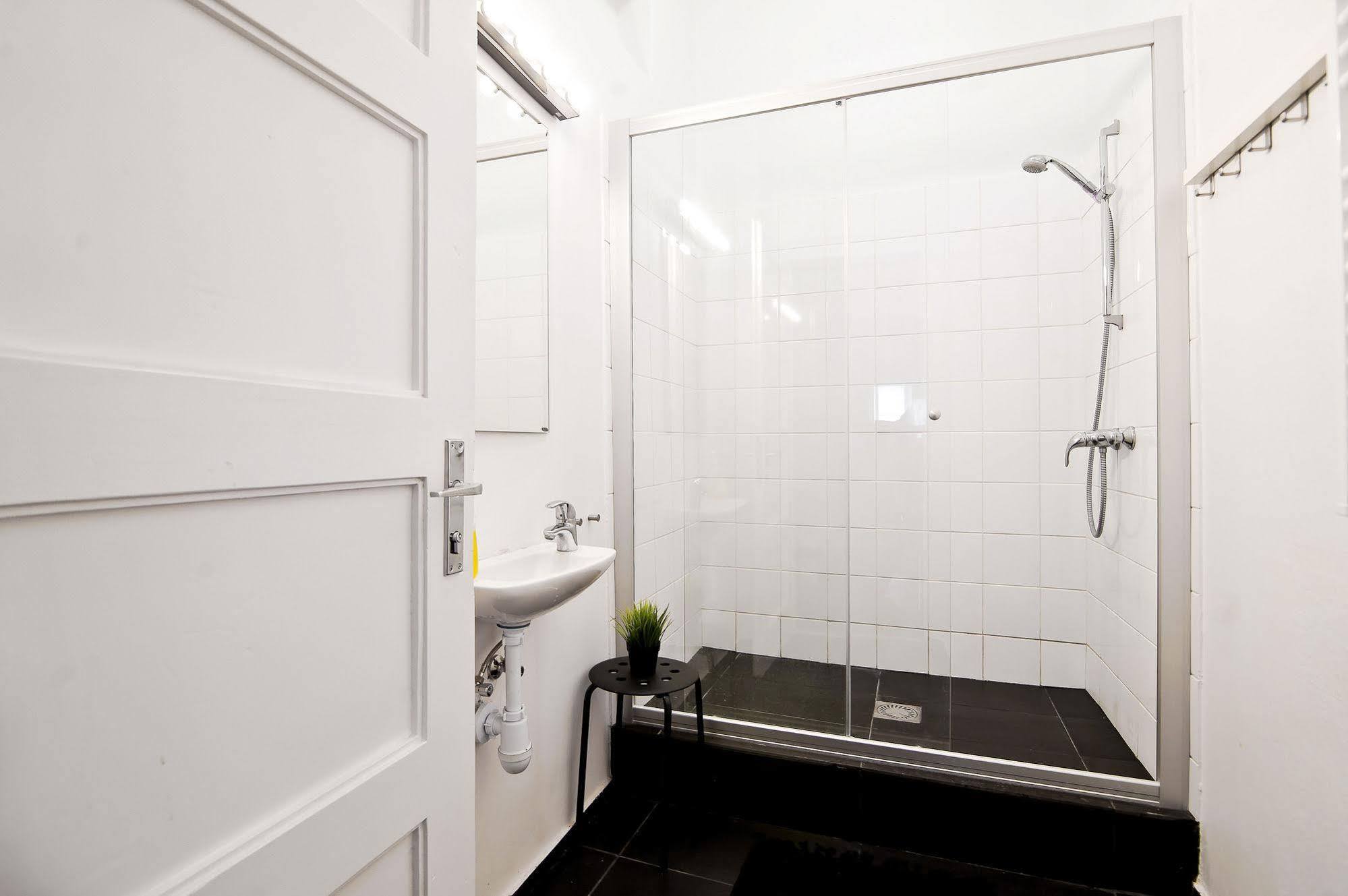 Extra Hostel "Easy Kaunas" Экстерьер фото