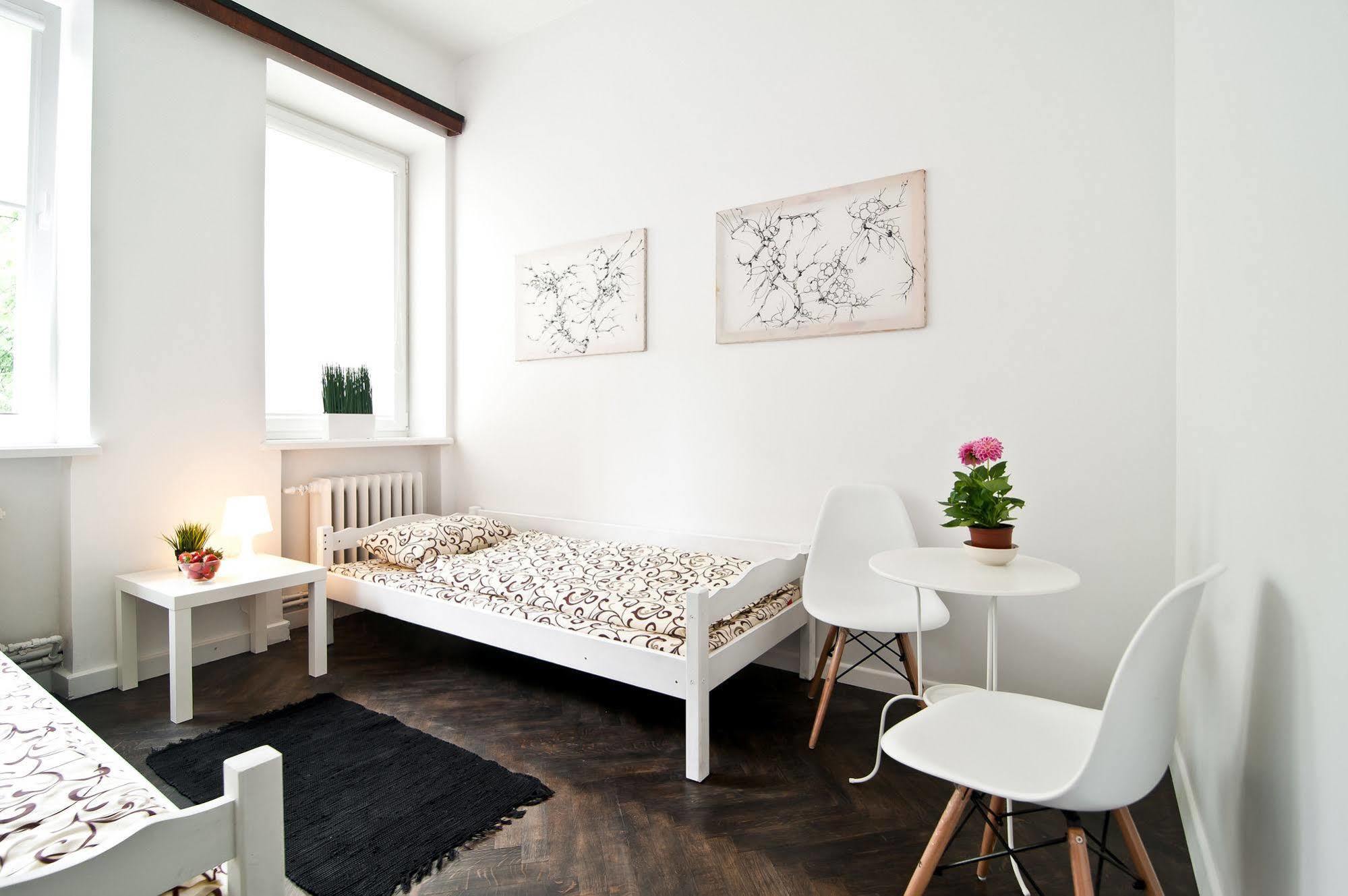 Extra Hostel "Easy Kaunas" Экстерьер фото