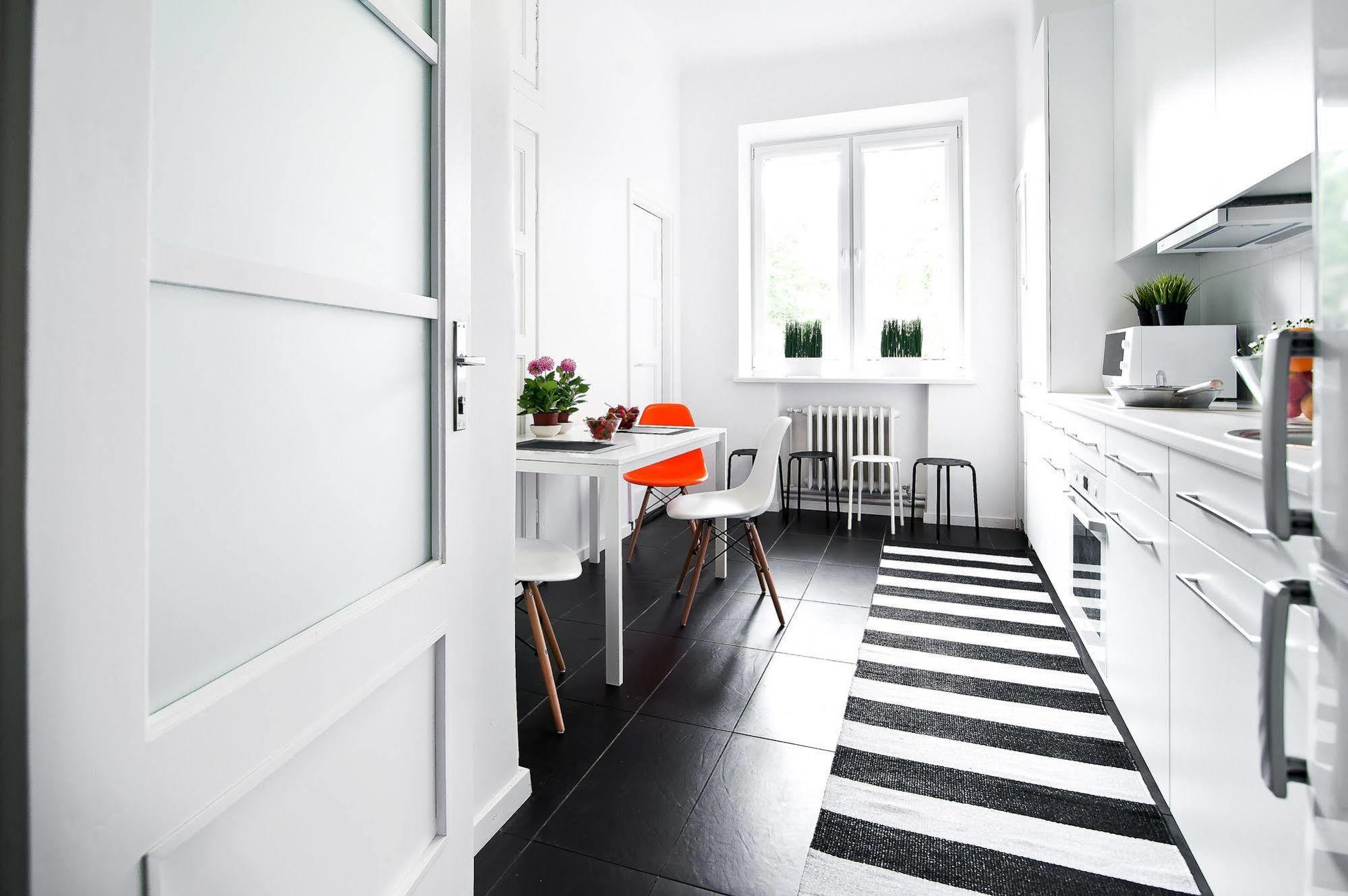 Extra Hostel "Easy Kaunas" Экстерьер фото